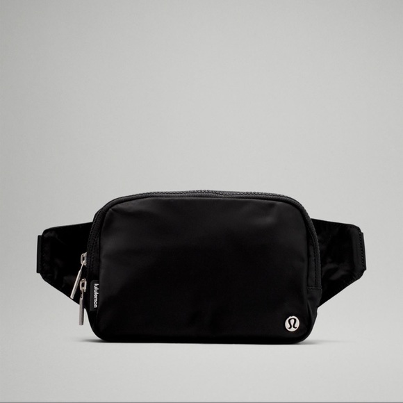 lululemon athletica Handbags - Nwt Lululemon everywhere belt bag Large